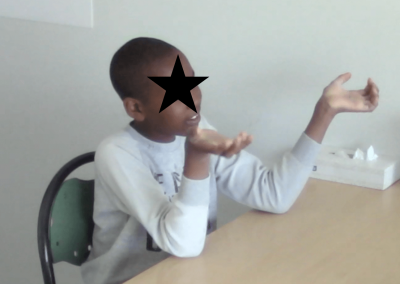 Atelier de langue des signes pour enfants autistes - 2ème partie 4 Elias 2 langage des signes